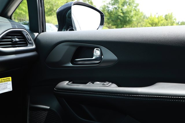 New 2027 Chrysler Pacifica Select FWD image 28
