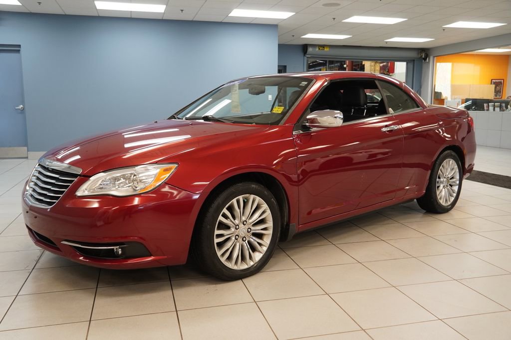 Used 2012 Chrysler 200 Limited FWD image 2
