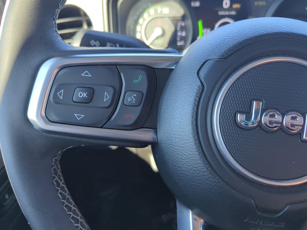 Used 2025 Jeep Wrangler Unlimited Sahara w/ Safety Group image 27