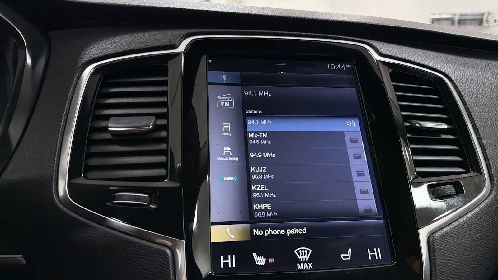 Used 2017 Volvo XC90 T6 Momentum w/ Vision Package image 18