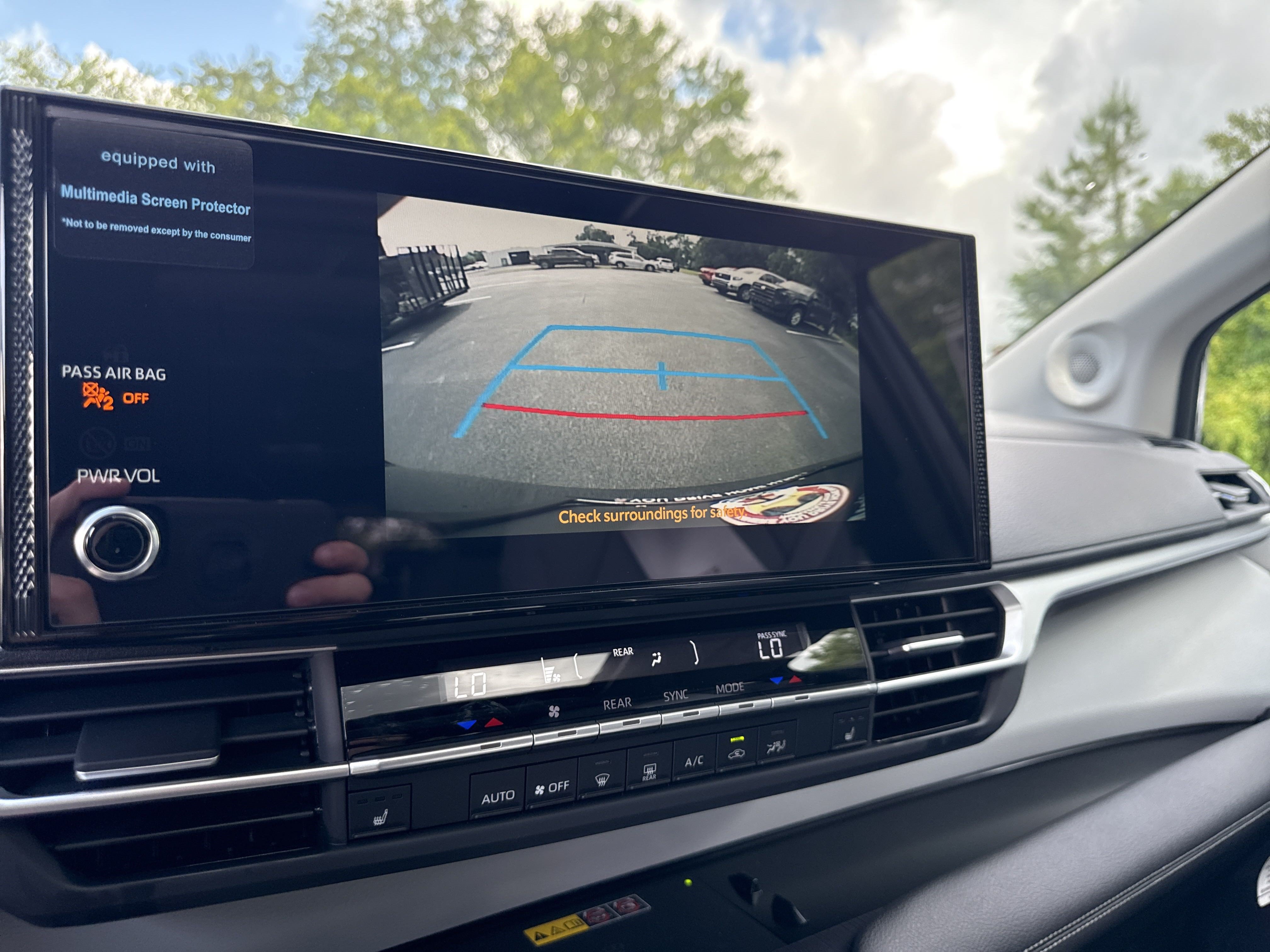 New 2025 Toyota Sienna XLE w/ XLE Plus Package FWD image 21