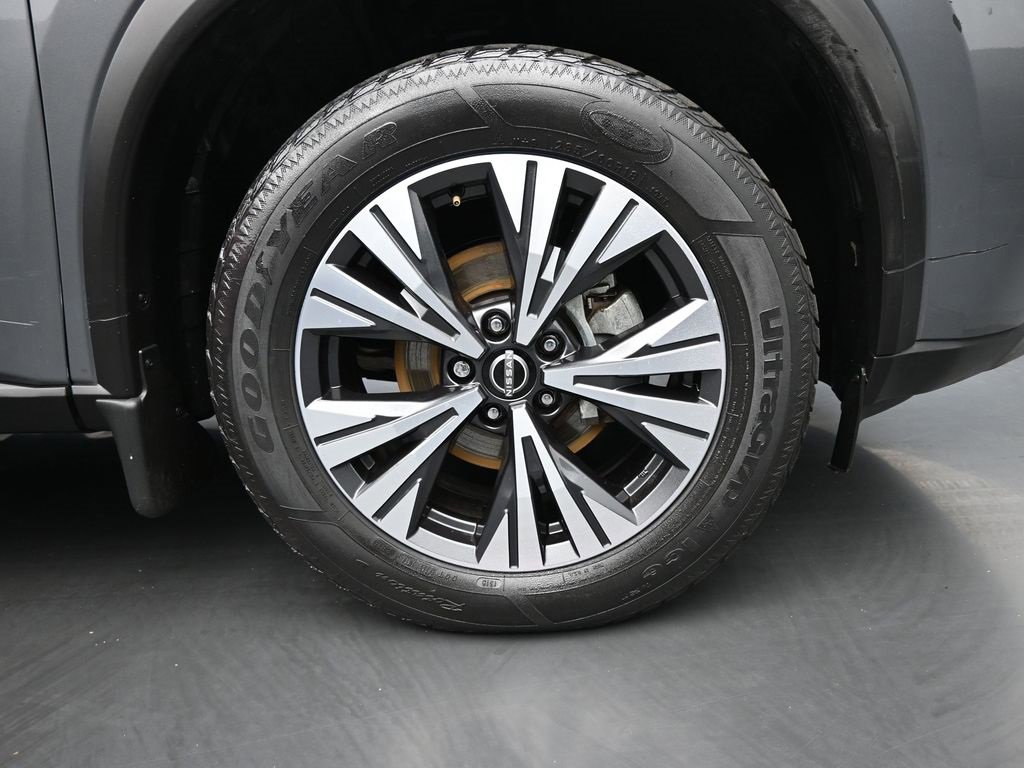 Used 2023 Nissan Rogue SV image 10