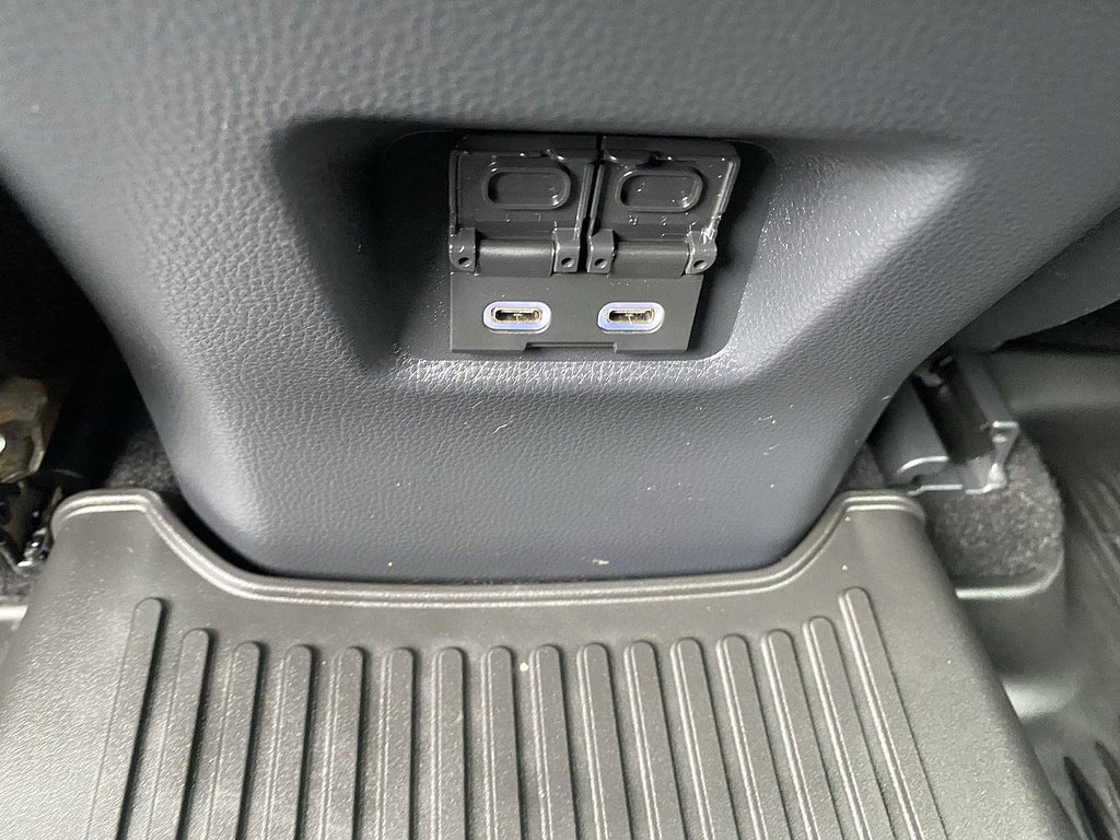 Used 2025 Toyota RAV4 XLE w/ Convenience Package AWD/4WD image 18