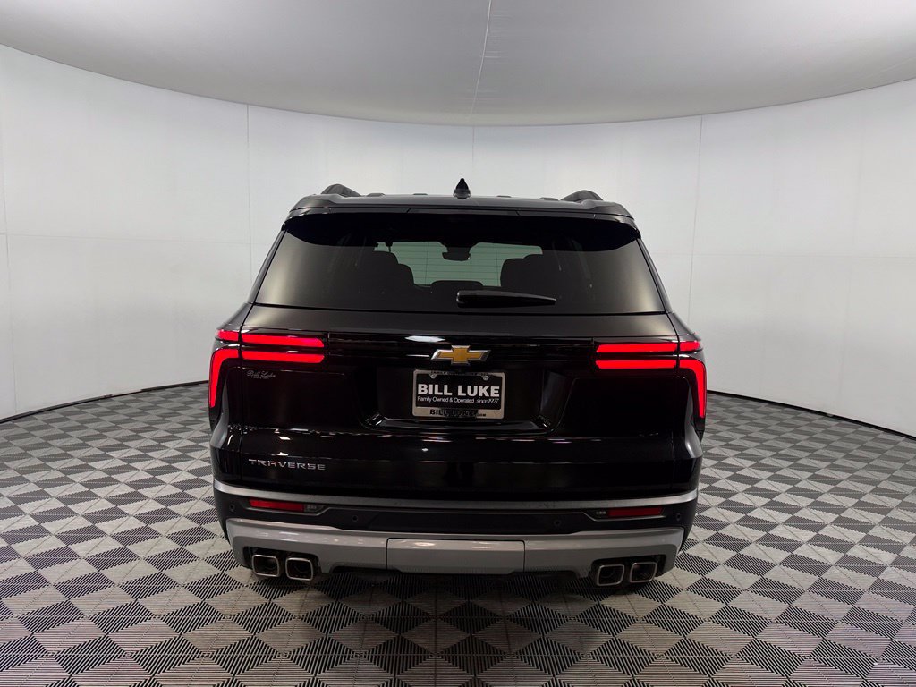 Used 2026 Chevrolet Traverse LT w/ Driver Confidence Package FWD image 7