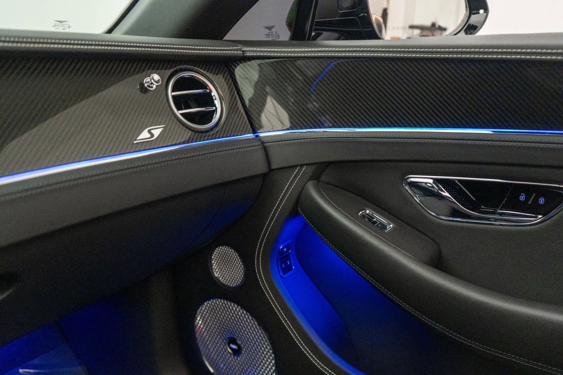 Used 2023 Bentley Continental GT V8 image 33