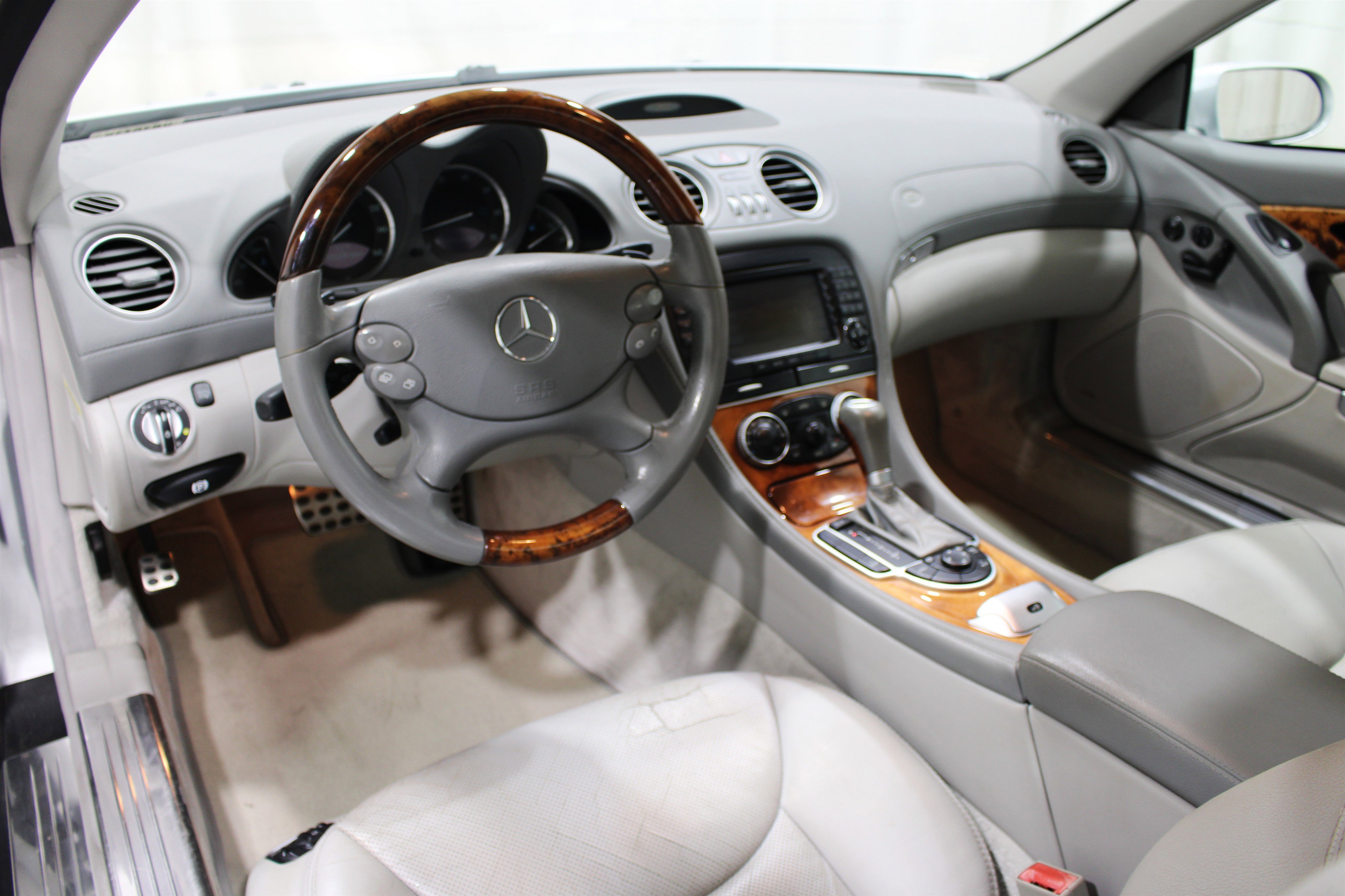 Used 2007 Mercedes-Benz SL 550 image 2