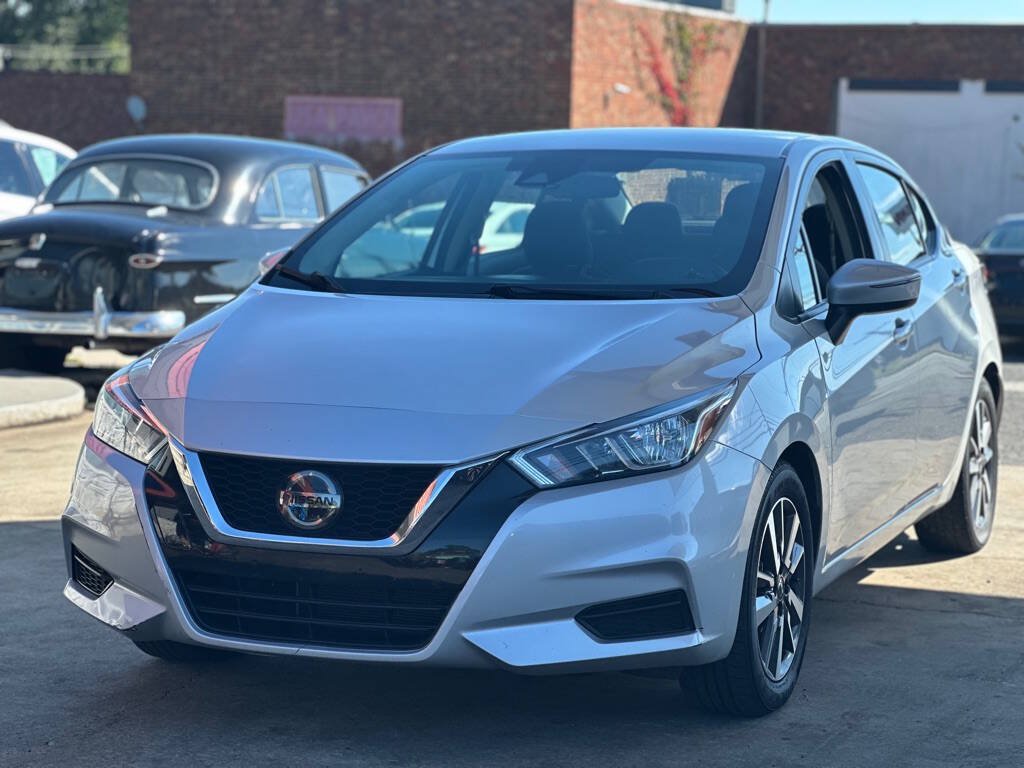 Used 2021 Nissan Versa SV FWD image 3