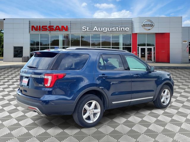 Used 2017 Ford Explorer XLT w/ Equipment Group 202A AWD/4WD image 2