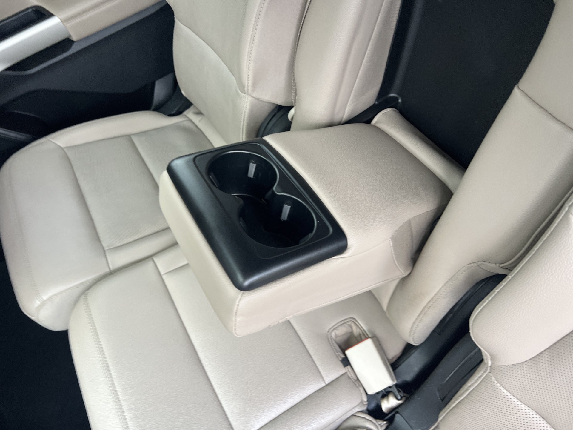 Used 2021 Ford Explorer Limited w/ Equipment Group 301A AWD/4WD image 17