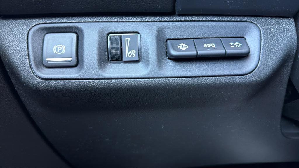 Used 2023 GMC Acadia AT4 w/ Technology Package image 26