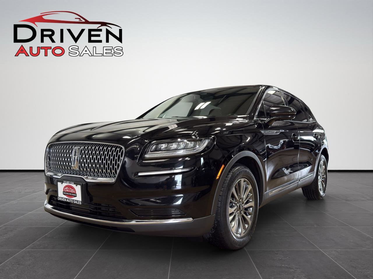 Used 2022 Lincoln Nautilus Reserve AWD/4WD image 3