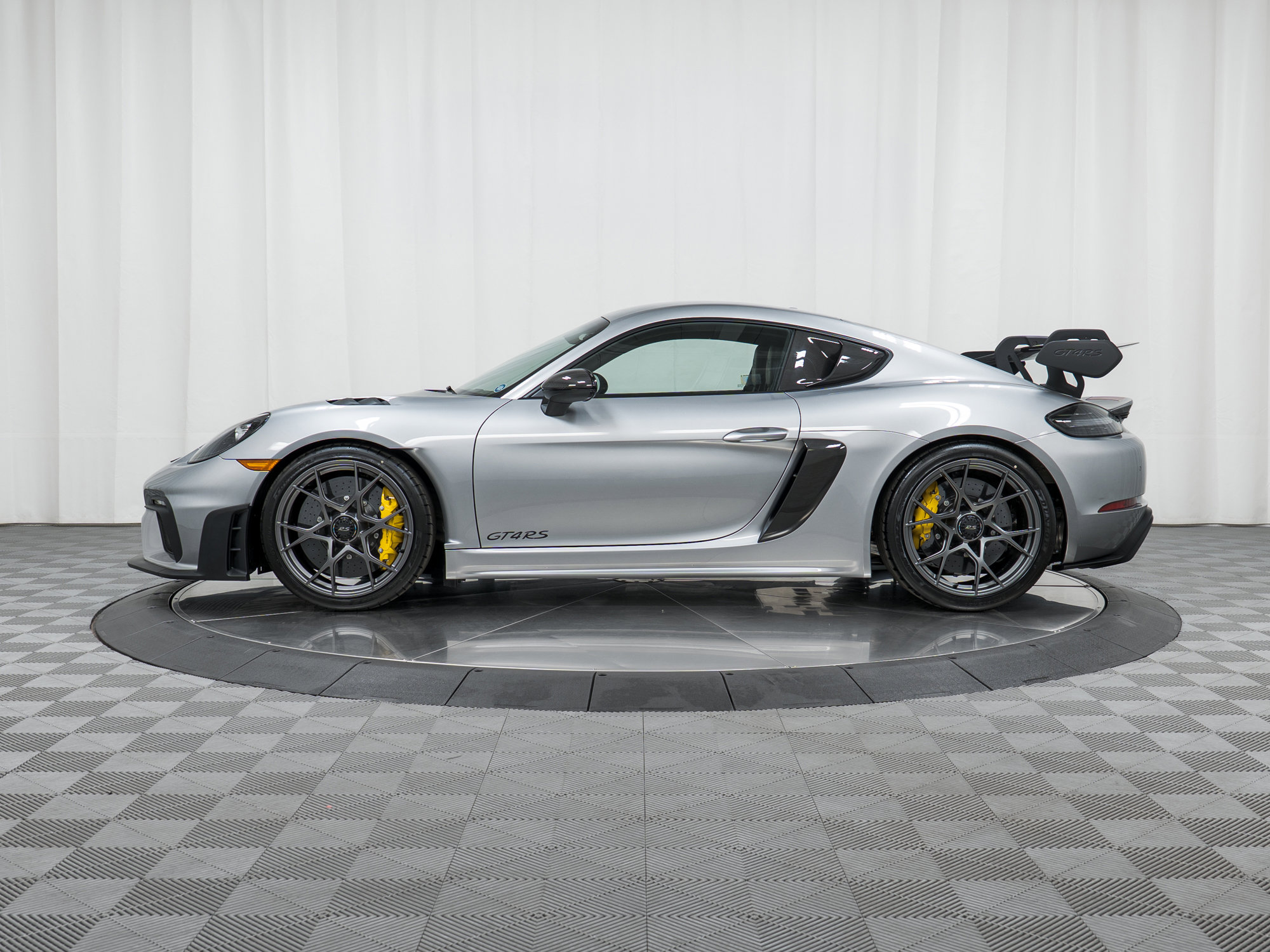 Used 2025 Porsche 718 Cayman GT4 RS image 2