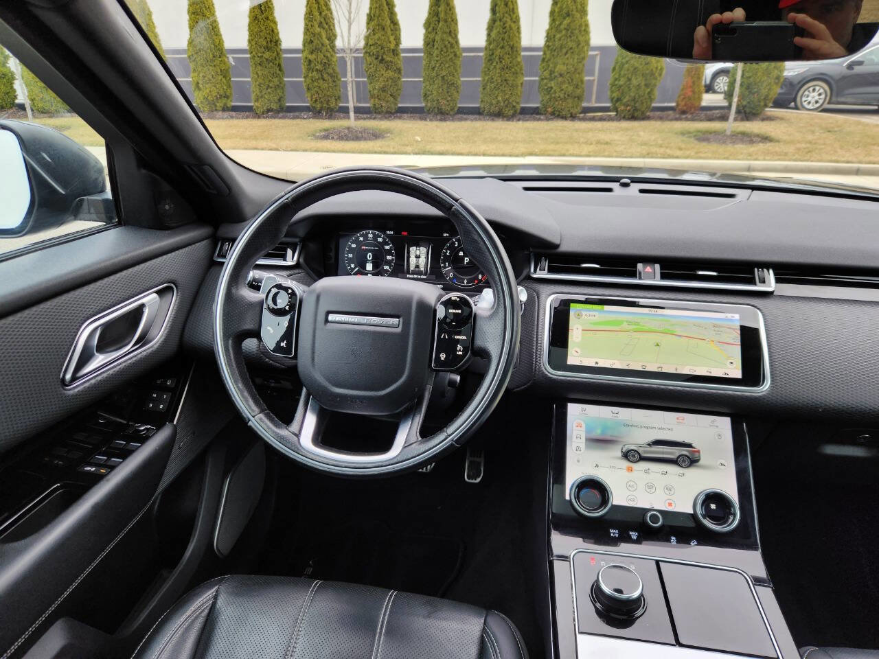 Used 2018 Land Rover Range Rover Velar R-Dynamic SE image 17