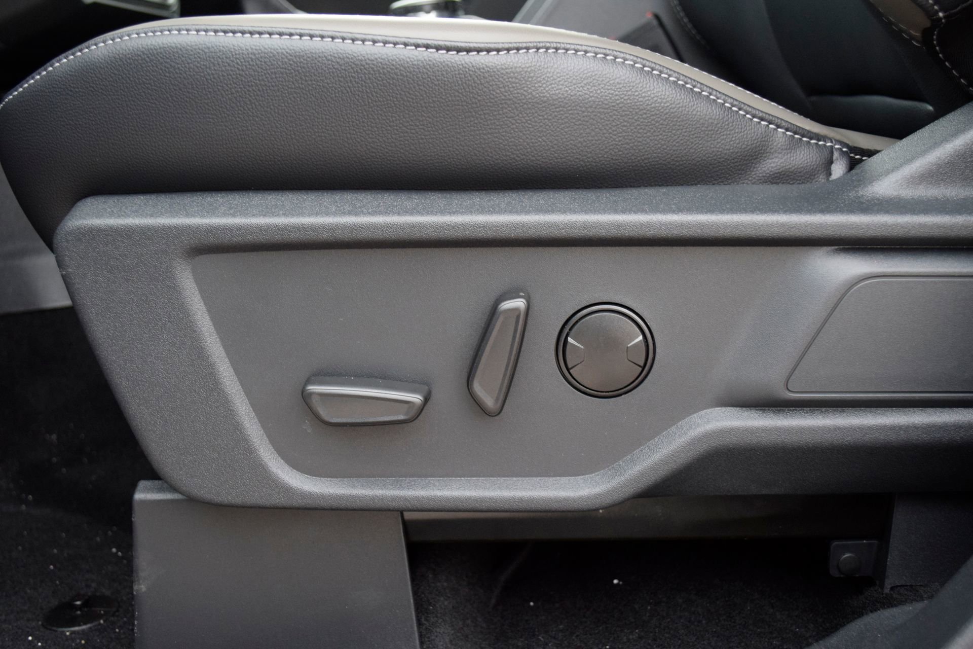 New 2026 Ford Bronco Outer Banks image 16