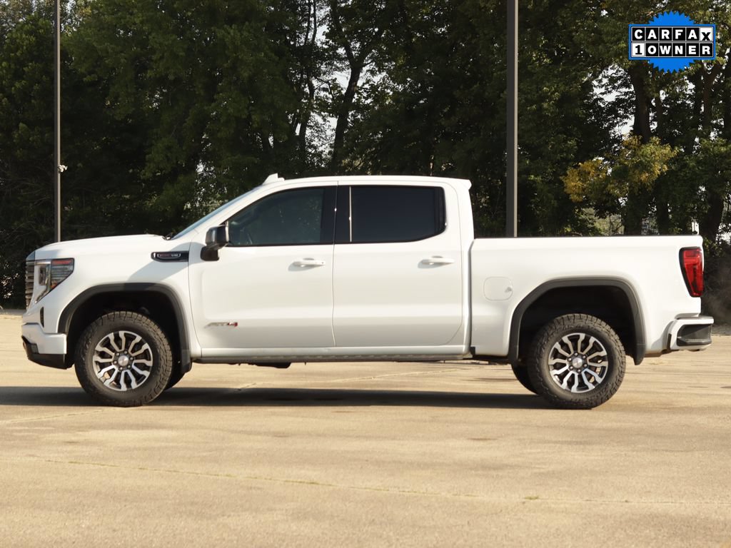 Used 2023 GMC Sierra 1500 AT4 w/ Technology Package AWD/4WD image 4