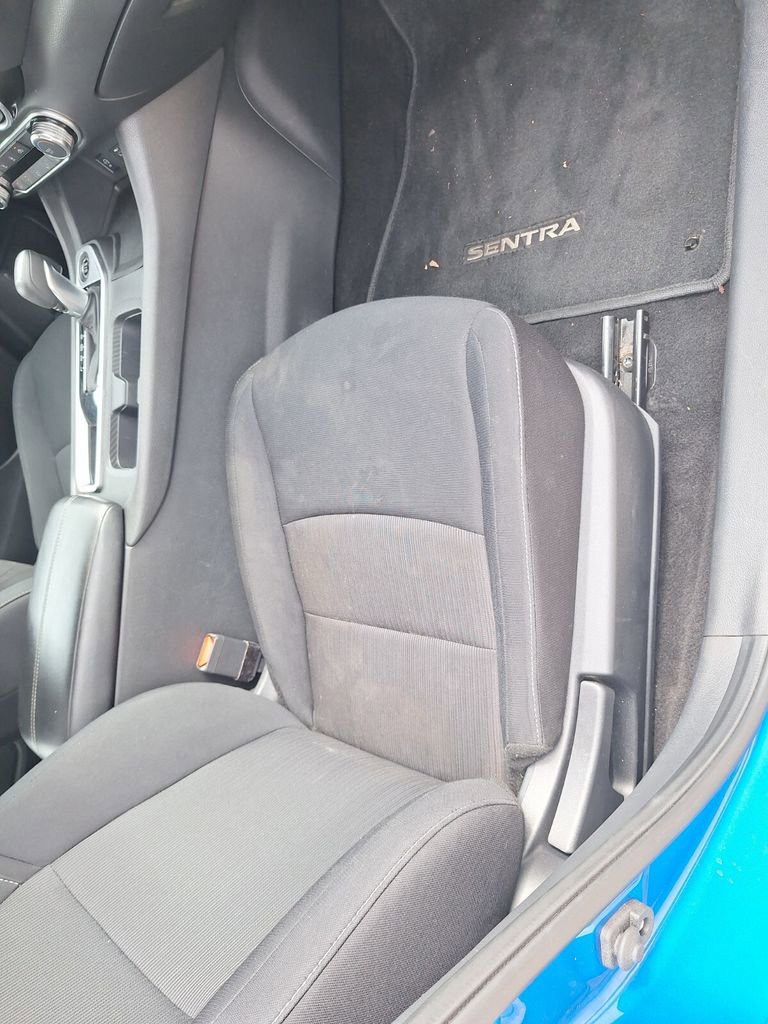 Used 2024 Nissan Sentra SV image 27