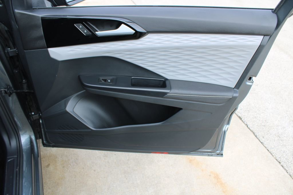 Certified 2024 Volkswagen Taos S image 23