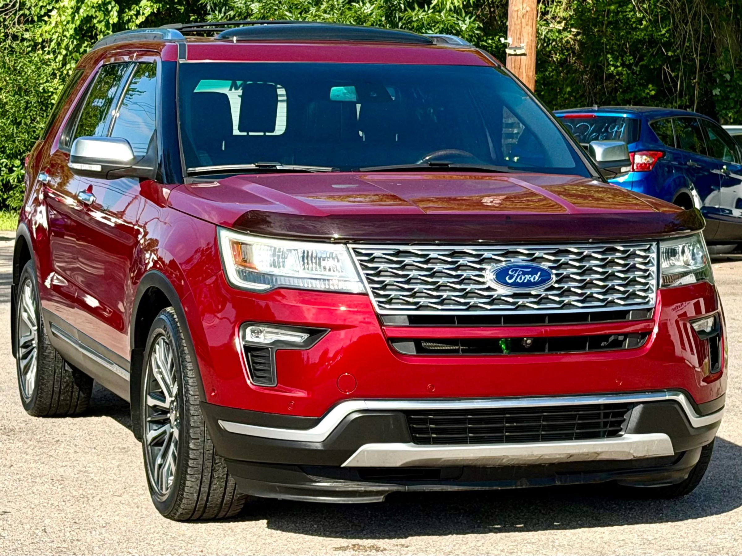 Used 2018 Ford Explorer Platinum AWD/4WD image 1