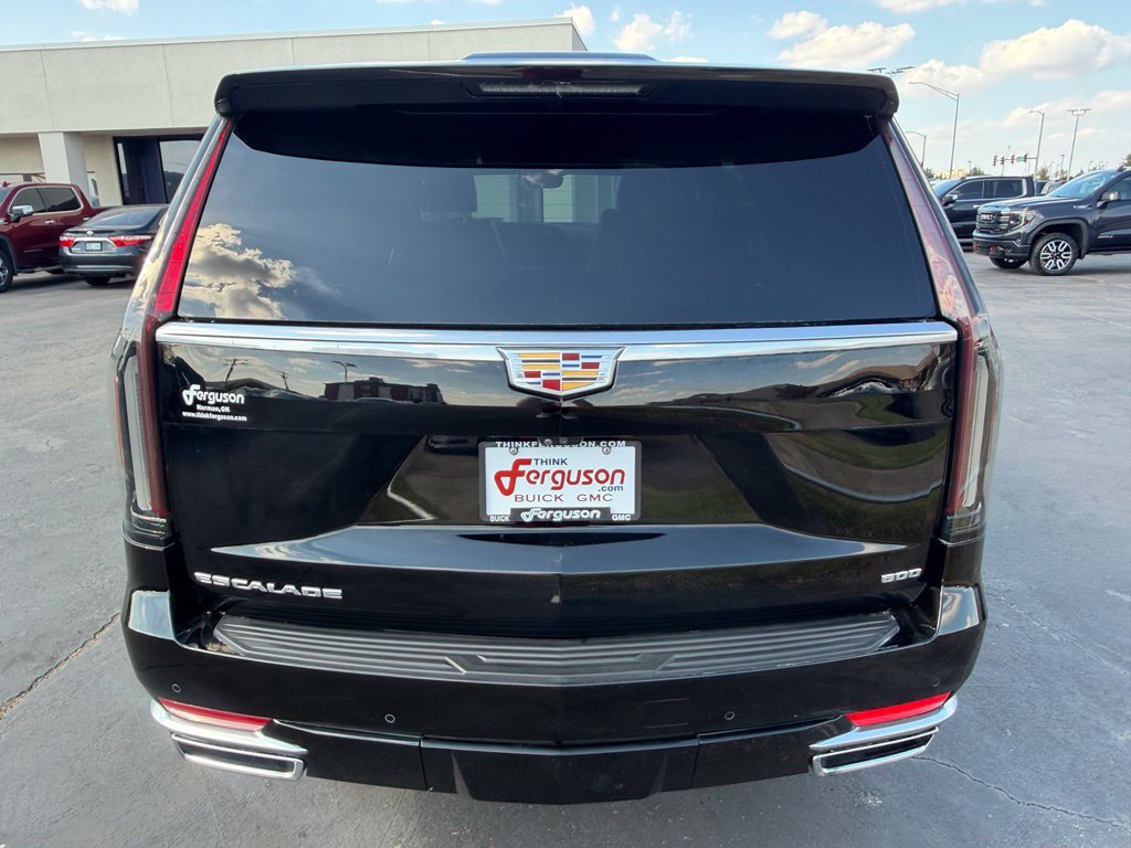 Used 2024 Cadillac Escalade Premium Luxury AWD/4WD image 15