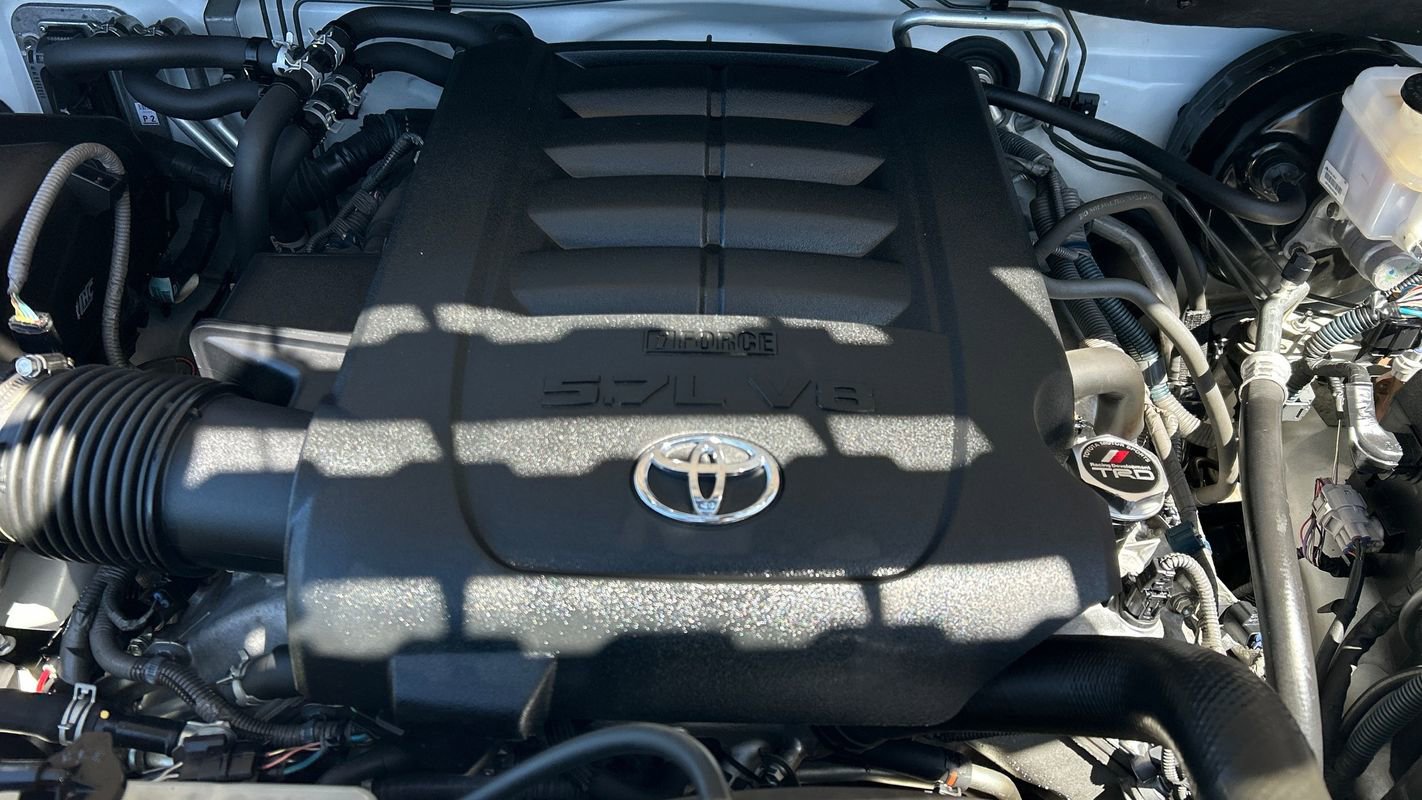 Used 2013 Toyota Sequoia SR5 w/ Sport Appearance Pkg AWD/4WD image 13