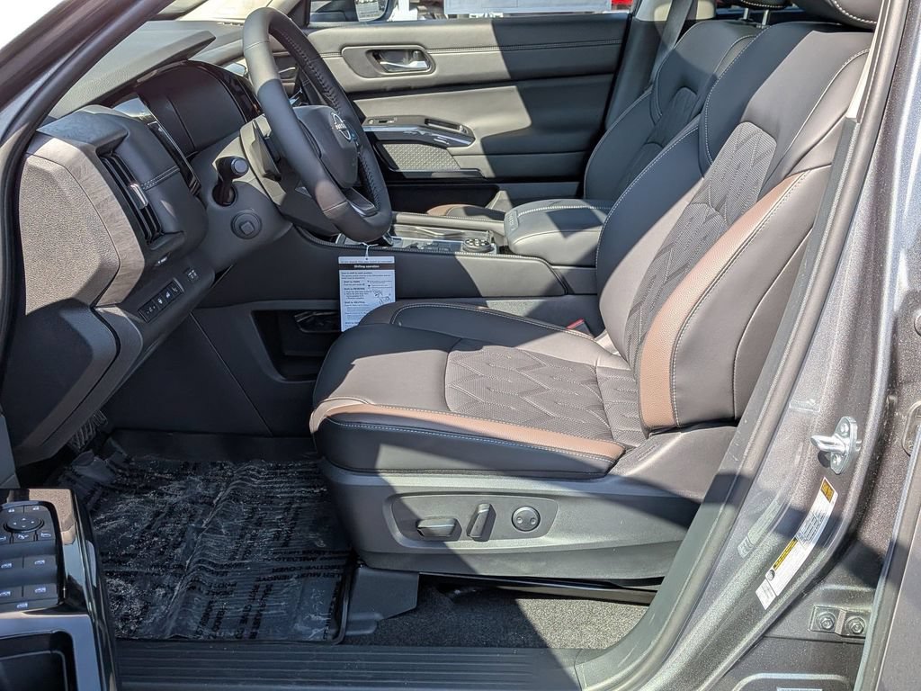 New 2026 Nissan Pathfinder Platinum w/ Accent Package AWD/4WD image 10
