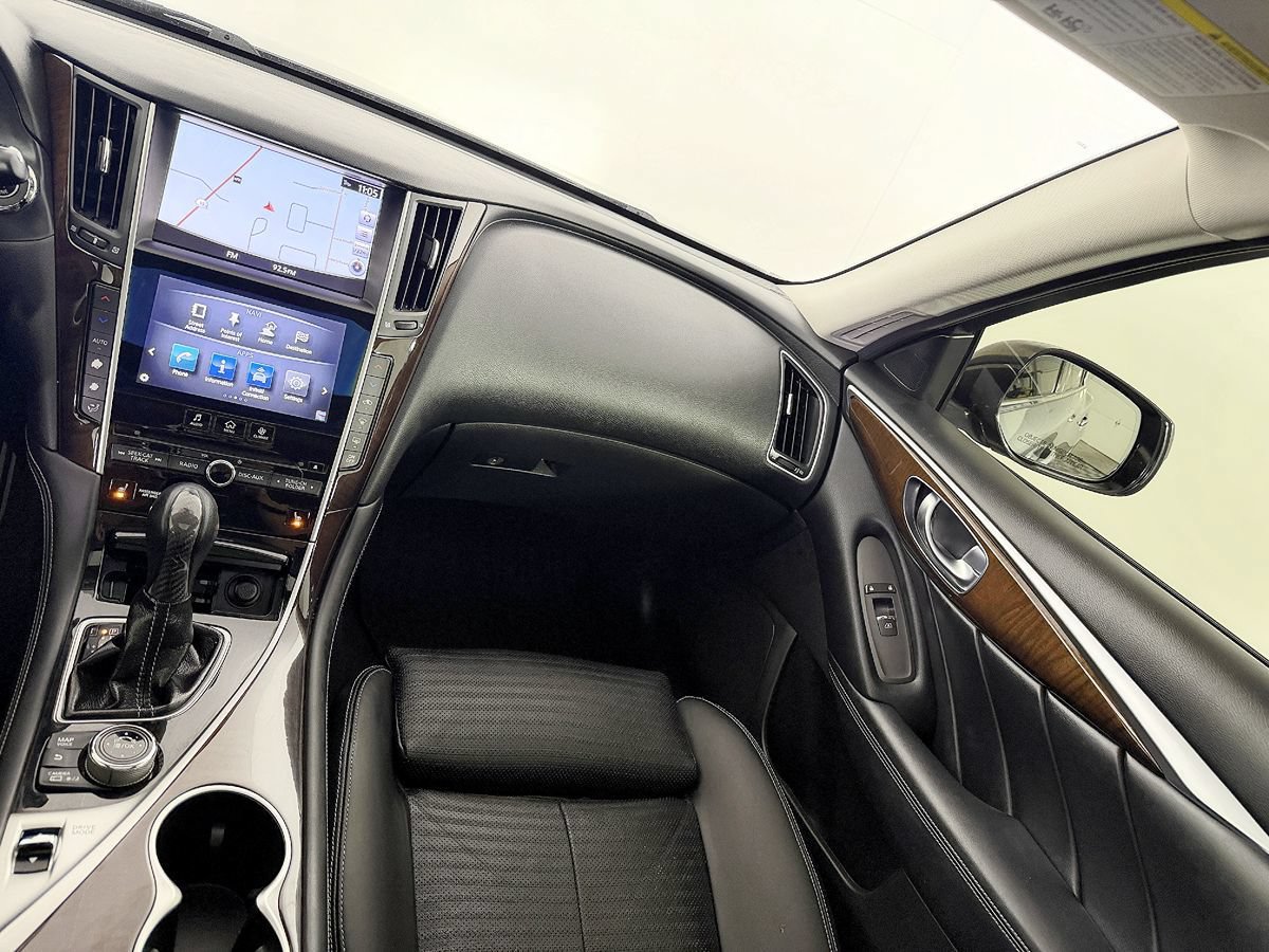 Used 2015 INFINITI Q50 w/ Deluxe Touring Package RWD image 58