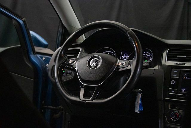 Used 2018 Volkswagen Golf S image 13