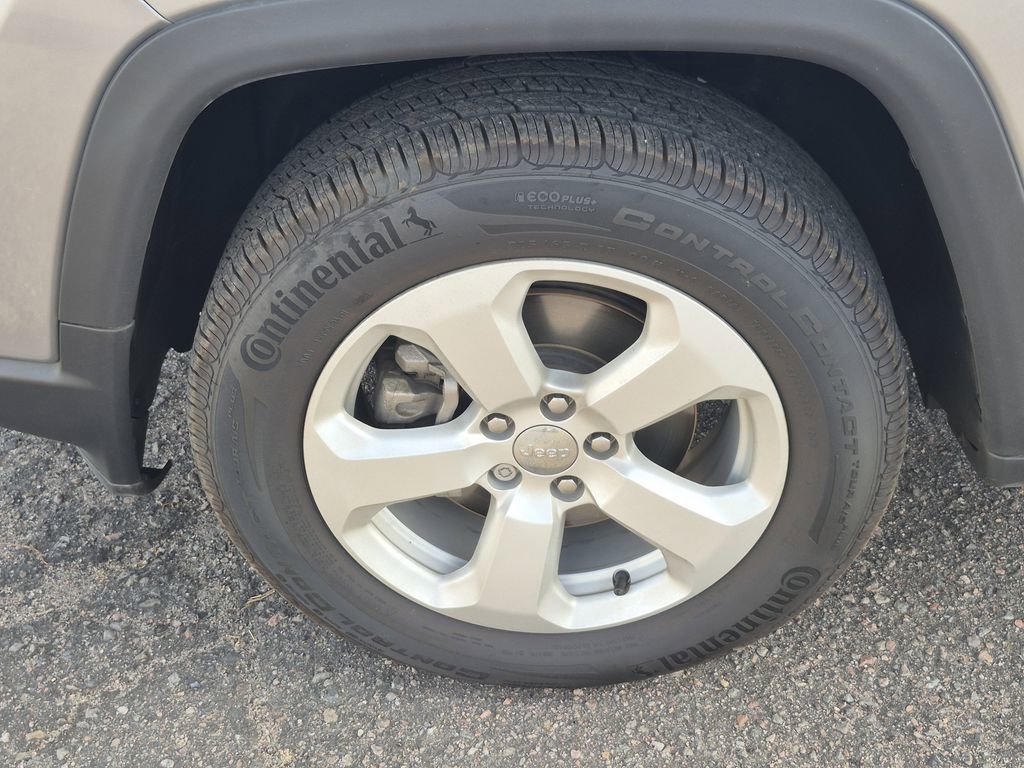 Used 2019 Jeep Compass Latitude w/ Popular Equipment Group image 18