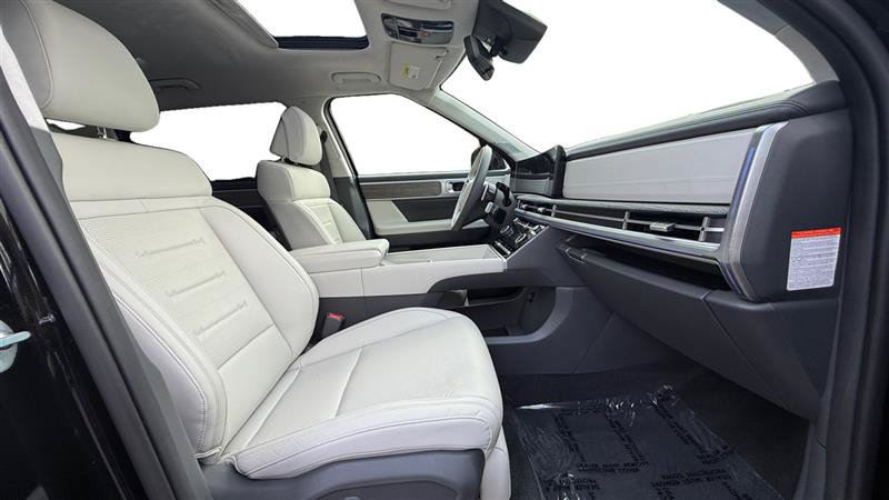 Used 2025 Hyundai Santa Fe Calligraphy FWD image 17