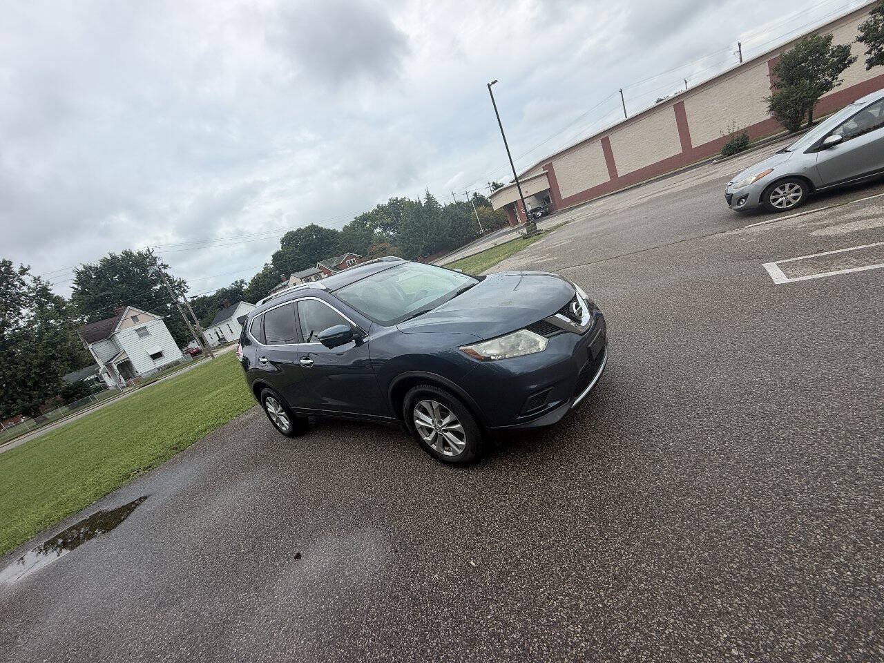 Used 2015 Nissan Rogue SV w/ SV Premium Package FWD image 5