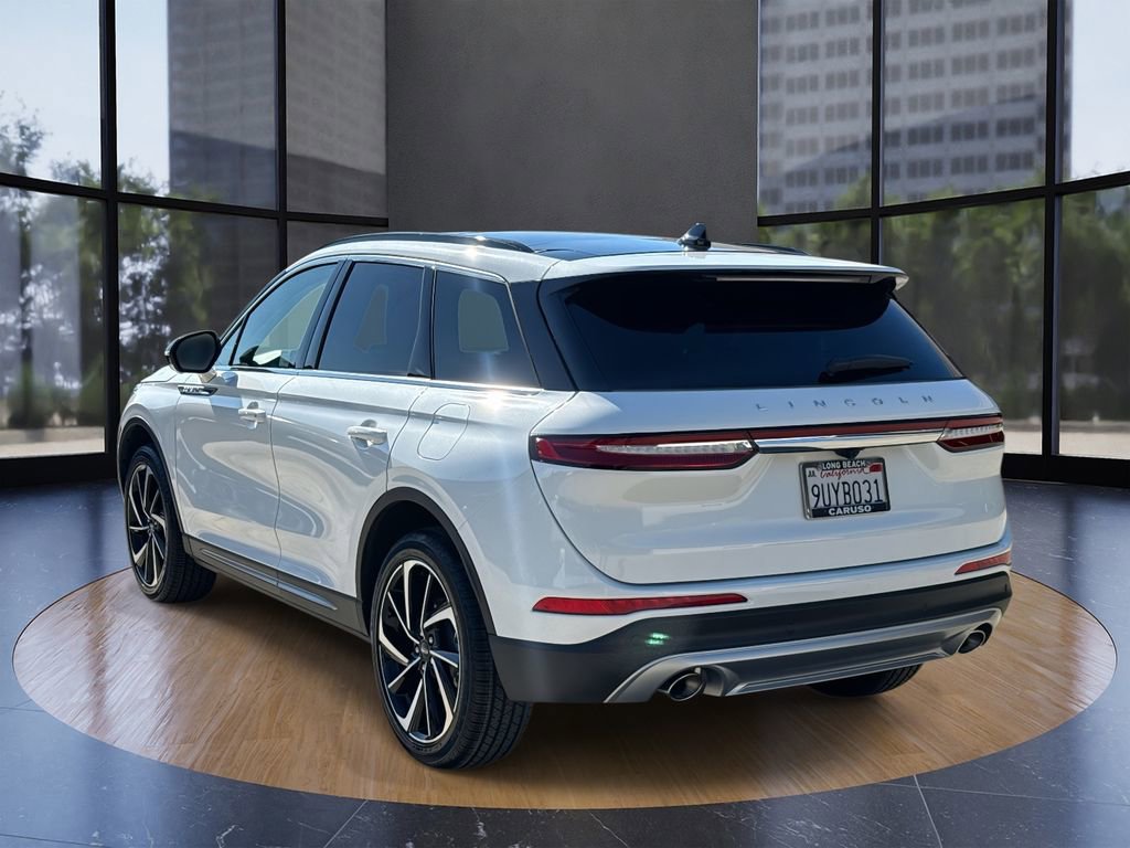 Used 2025 Lincoln Corsair Reserve image 5