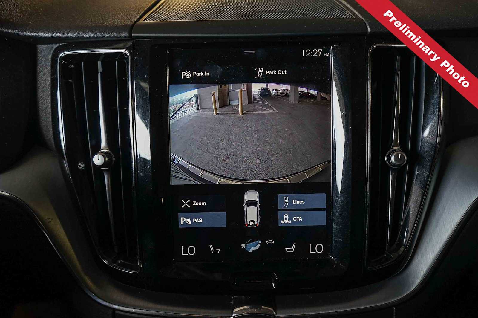 Used 2018 Volvo XC60 T5 Momentum w/ Vision Package AWD/4WD image 19