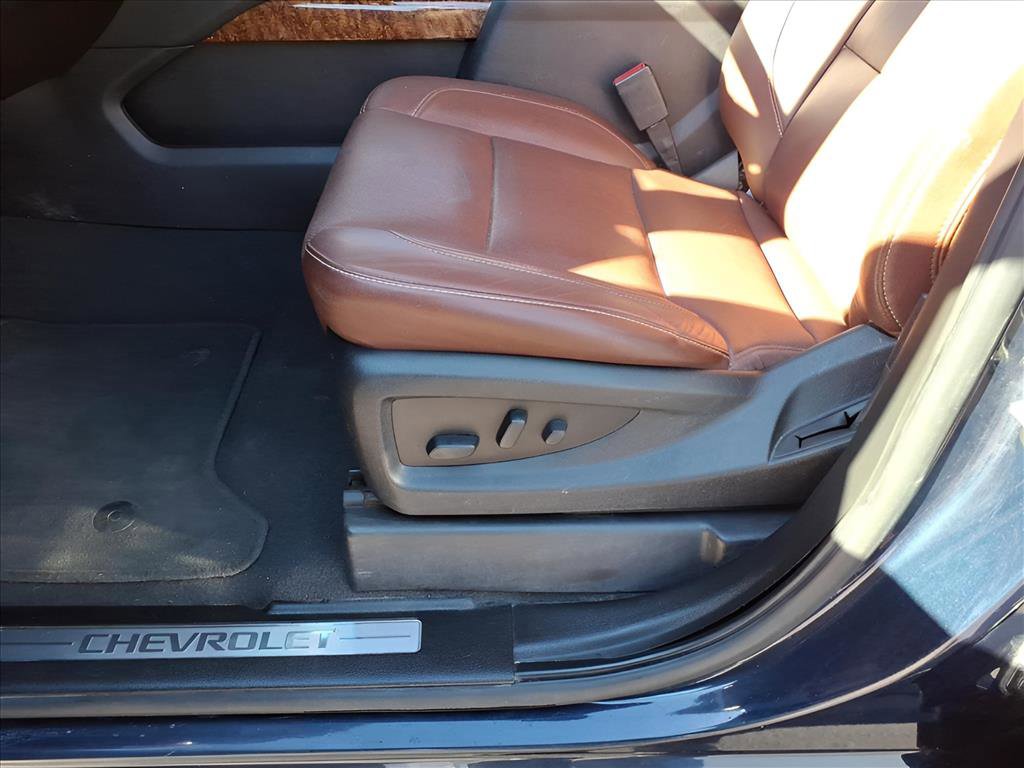 Used 2019 Chevrolet Suburban Premier w/ Premier Plus Edition image 12