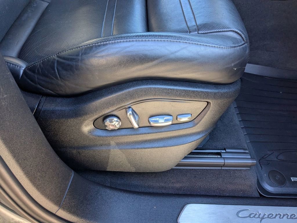 Used 2019 Porsche Cayenne image 29