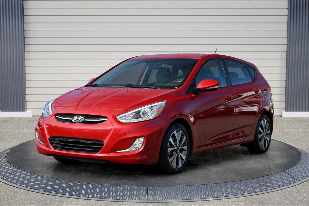 Used 2015 Hyundai Accent Sport image 3
