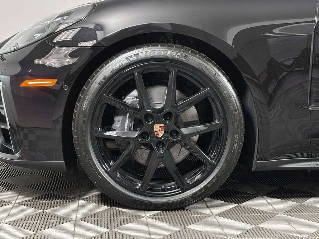 Used 2026 Porsche Panamera 4 image 40