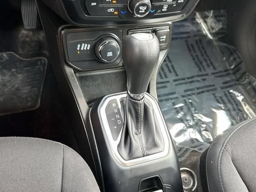 Used 2023 Jeep Renegade Altitude AWD/4WD image 15