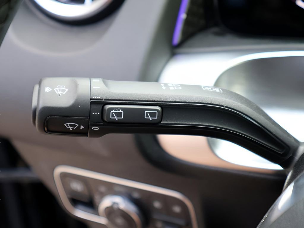 Certified 2025 Mercedes-Benz GLB 250 4MATIC image 35