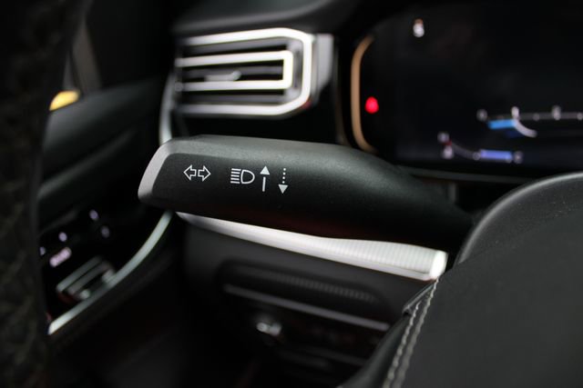 Used 2023 Jeep Grand Wagoneer Series II w/ Quick Order Packagew 28T image 21