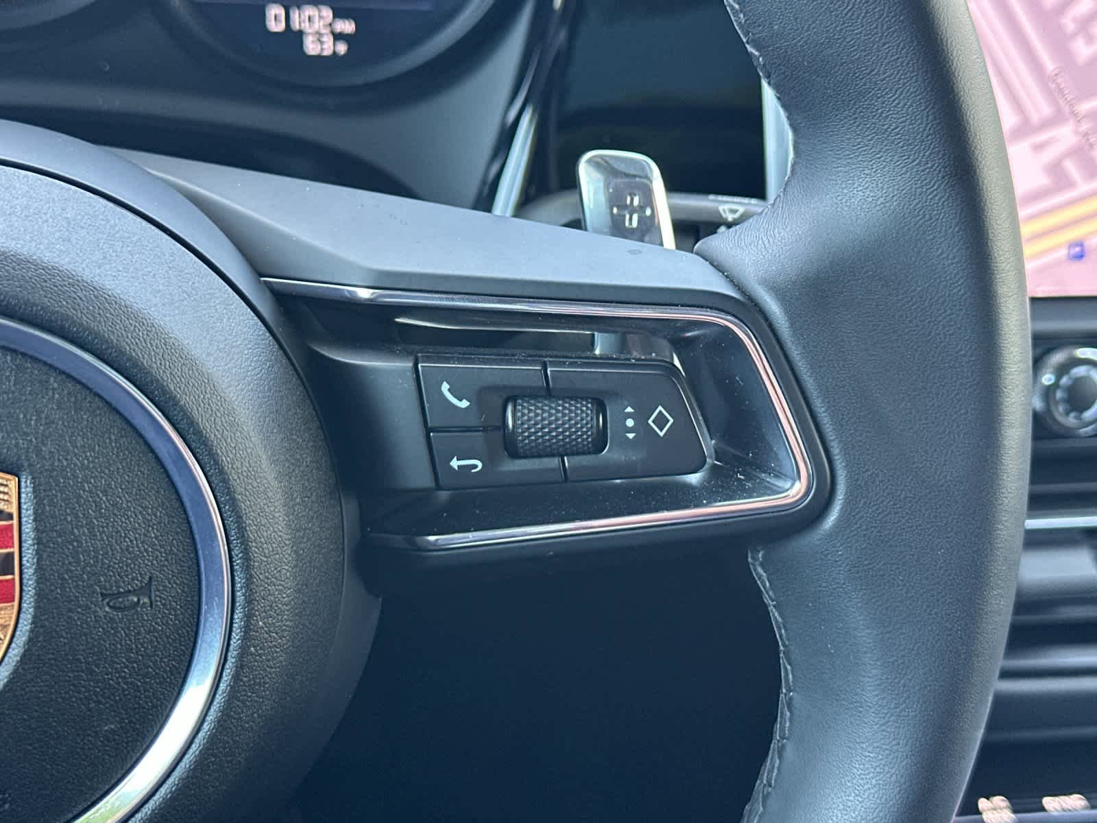 Certified 2025 Porsche Macan AWD/4WD image 27