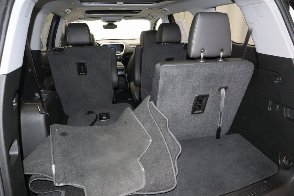 Used 2023 GMC Acadia SLT w/ Preferred Package image 18
