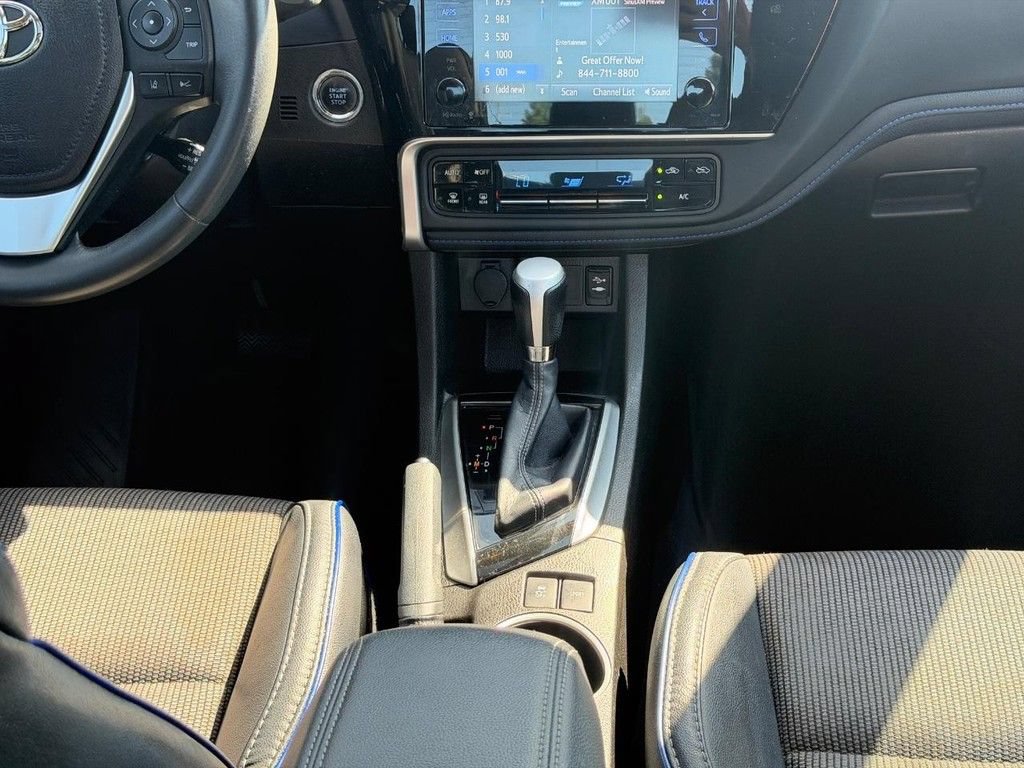 Used 2017 Toyota Corolla SE w/ SE Premium Package FWD image 15