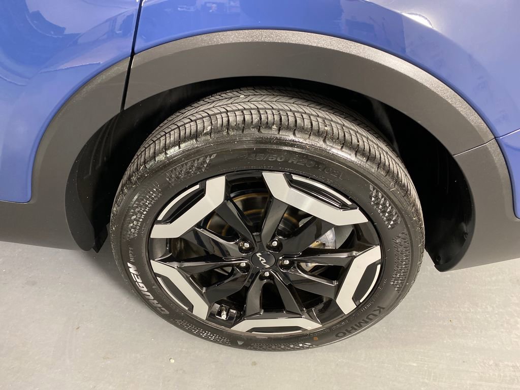 Used 2025 Kia Telluride S image 33