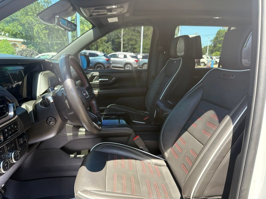Certified 2025 GMC Yukon AT4 Ultimate w/ LPO, Floor Liner Package AWD/4WD image 27