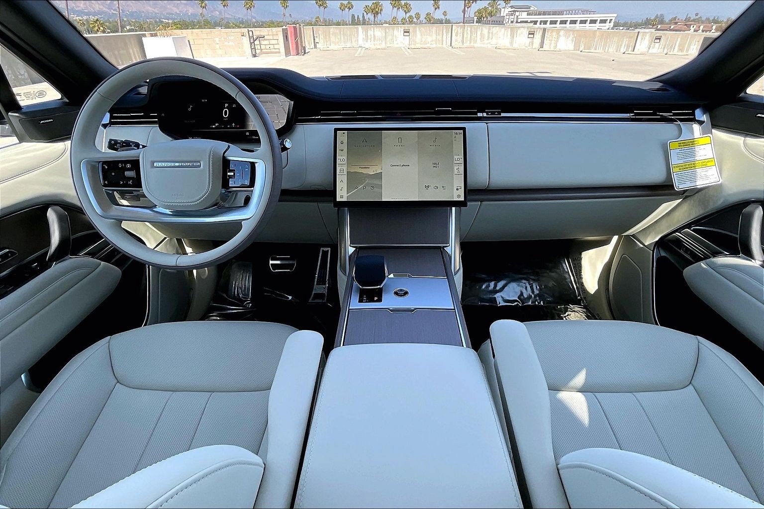 New 2026 Land Rover Range Rover Long Wheelbase SE AWD/4WD image 10