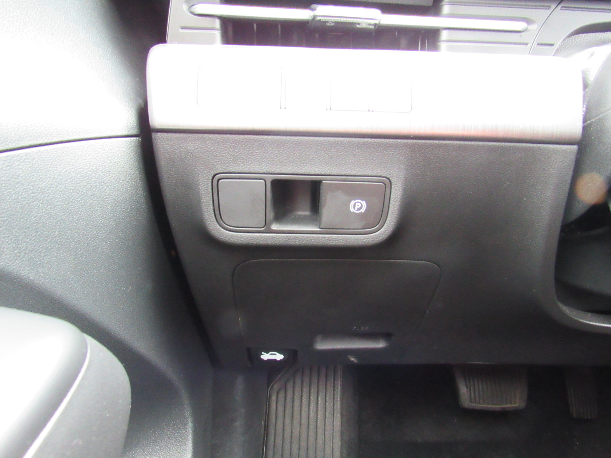 Used 2025 Hyundai Kona SEL AWD/4WD image 16