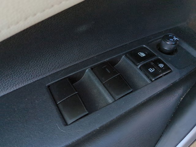 Used 2020 Toyota Corolla SE FWD image 12