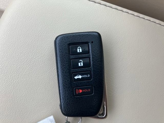 Used 2013 Lexus ES 300h w/ Luxury Pkg image 38