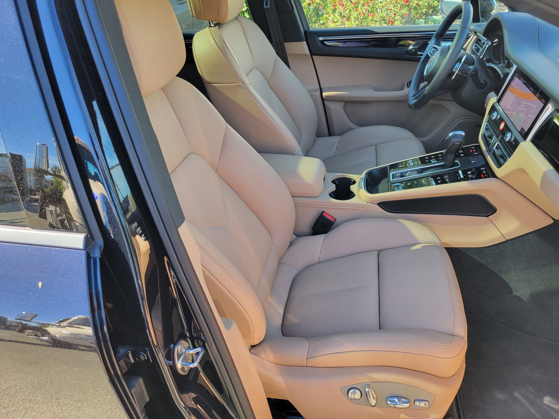 Used 2026 Porsche Macan image 29