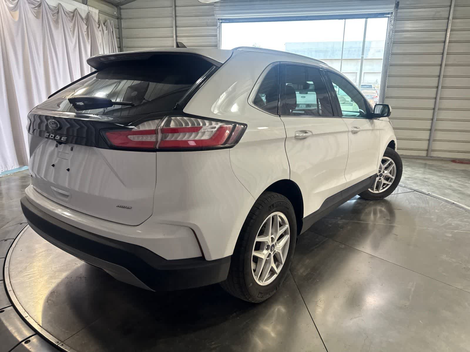 Used 2022 Ford Edge SEL w/ Convenience Package AWD/4WD image 5